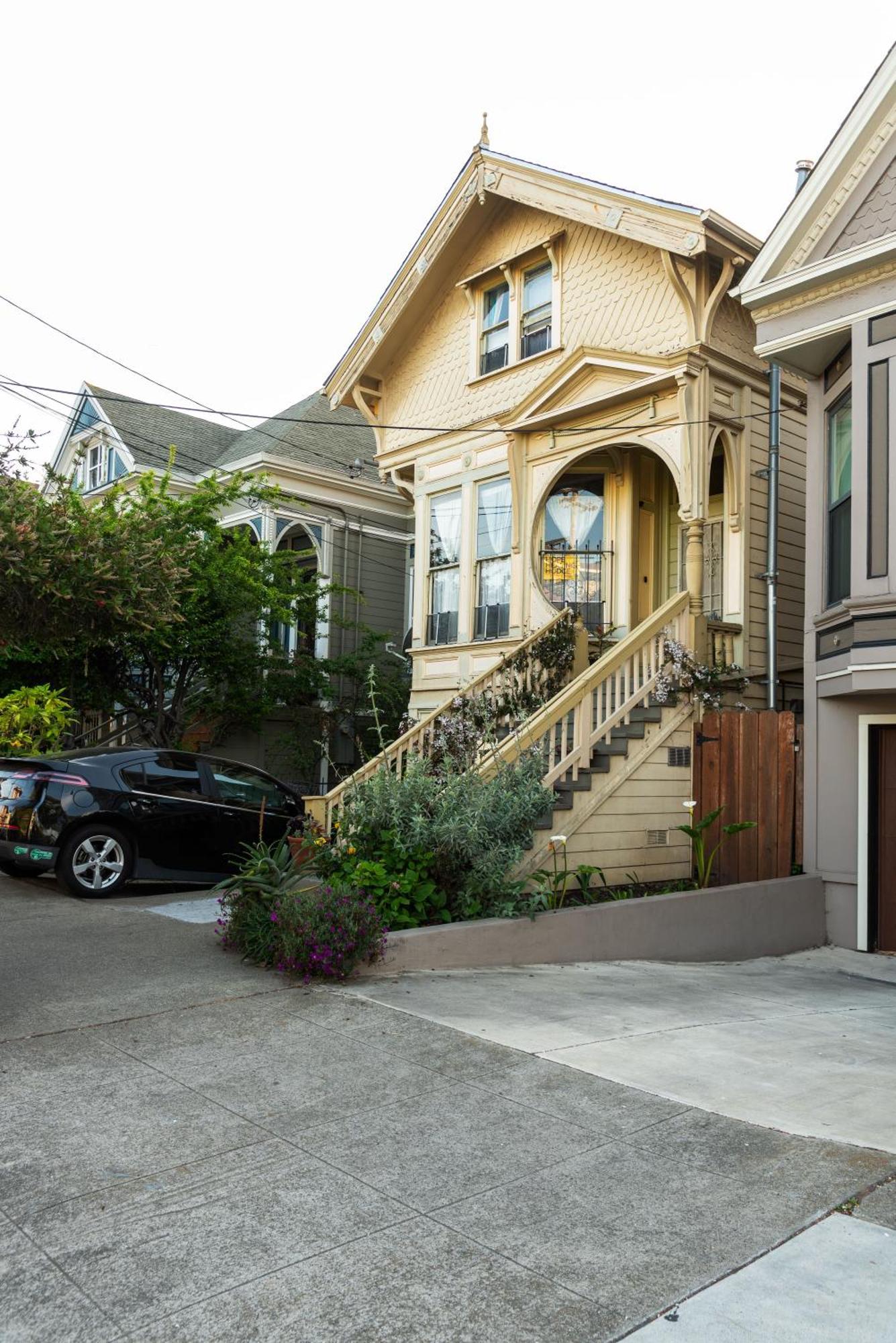 B-Love'S Guest House Oakland Exterior photo